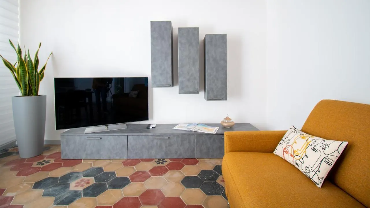 Sardinianworld - Xenia Boutique Apartment Oristano