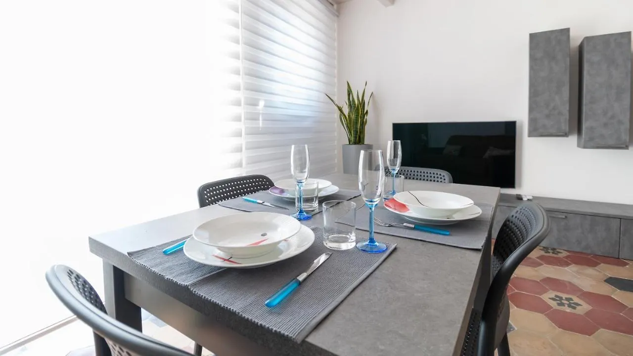 Sardinianworld - Xenia Boutique Apartment Oristano 0*,  Italy