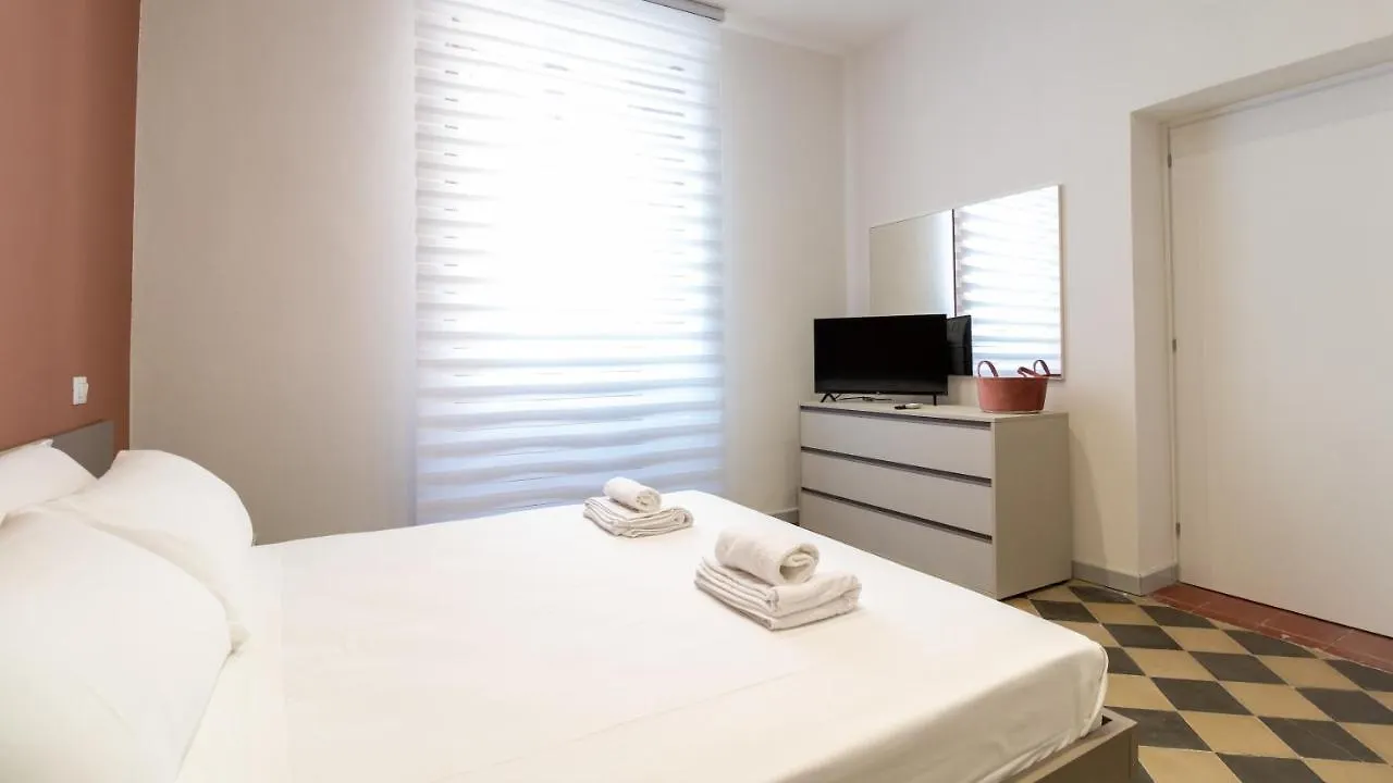 Sardinianworld - Xenia Boutique Apartment Oristano