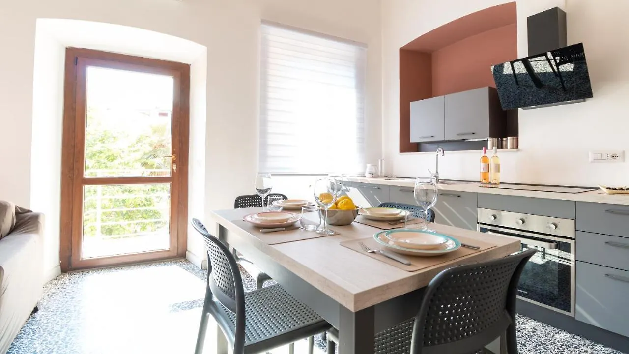 Sardinianworld - Xenia Boutique Apartment Oristano
