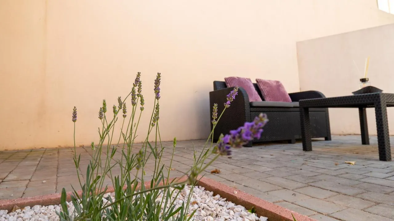 Sardinianworld - Xenia Boutique Apartment Oristano