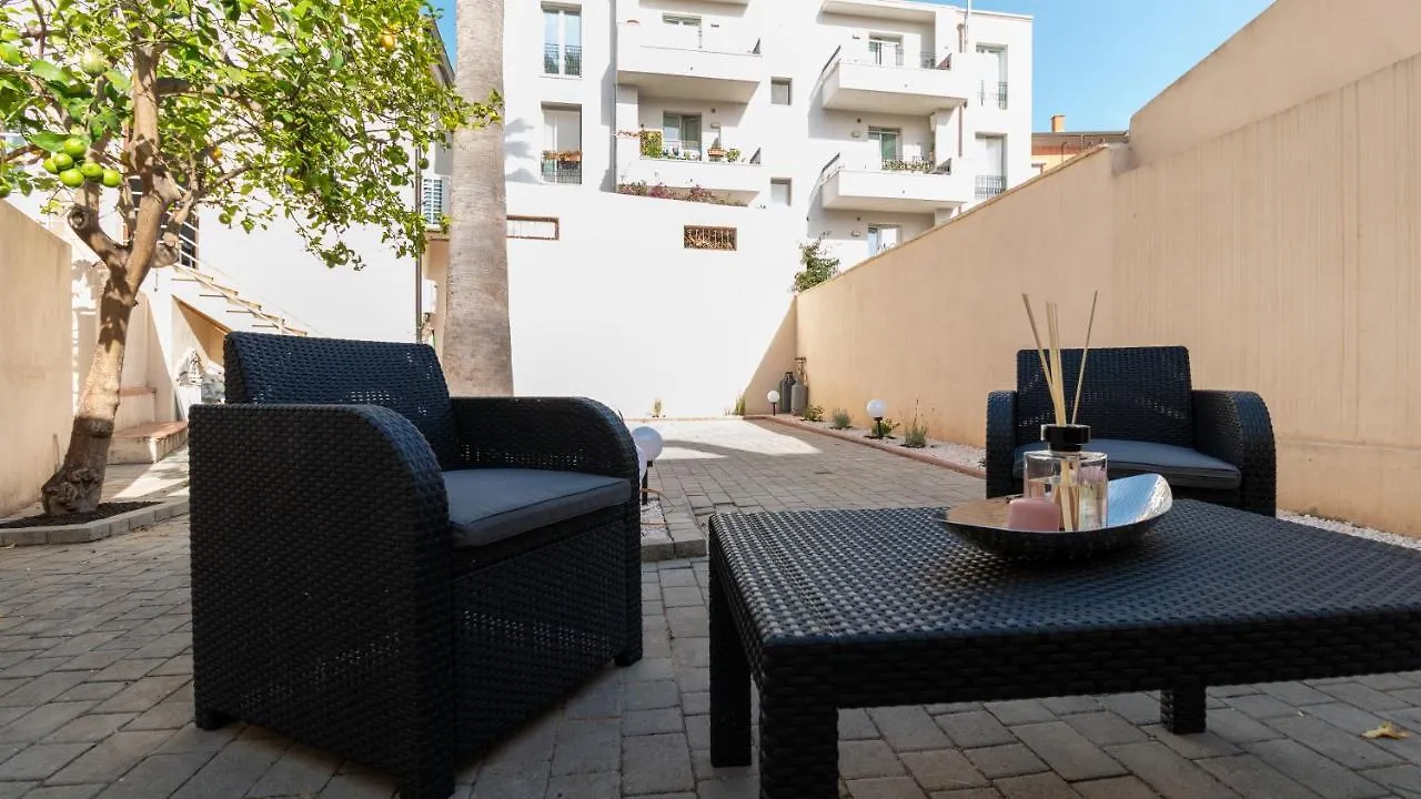Sardinianworld - Xenia Boutique Apartment Oristano